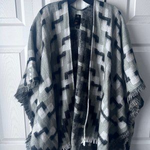 Frye brand wrap/shall in a black/white/gray block boho intertwined print
